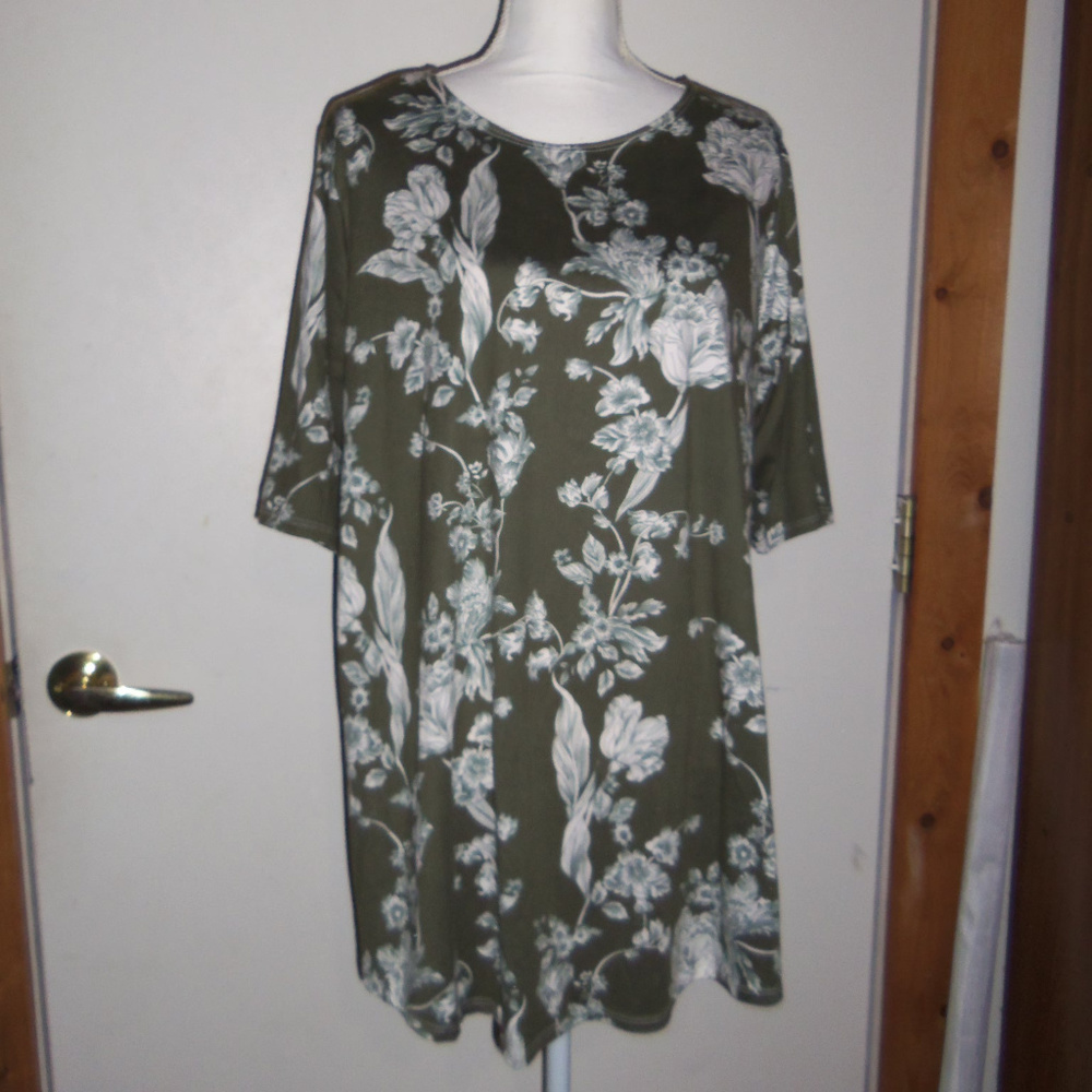 Bella Flore Swing Tunic - Green Floral 1X